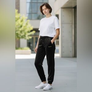 🦫 Buc-Ee’s Black Velour Joggers Women’s Size Large NWOT  🦫